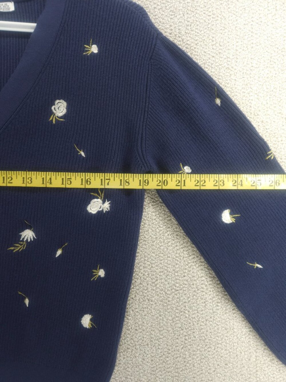 🇨🇦 Devoted by Dex, Cardigan, Floral Embroidered Balloon Sleeve, Navy, Size XS - Picture 4 of 6